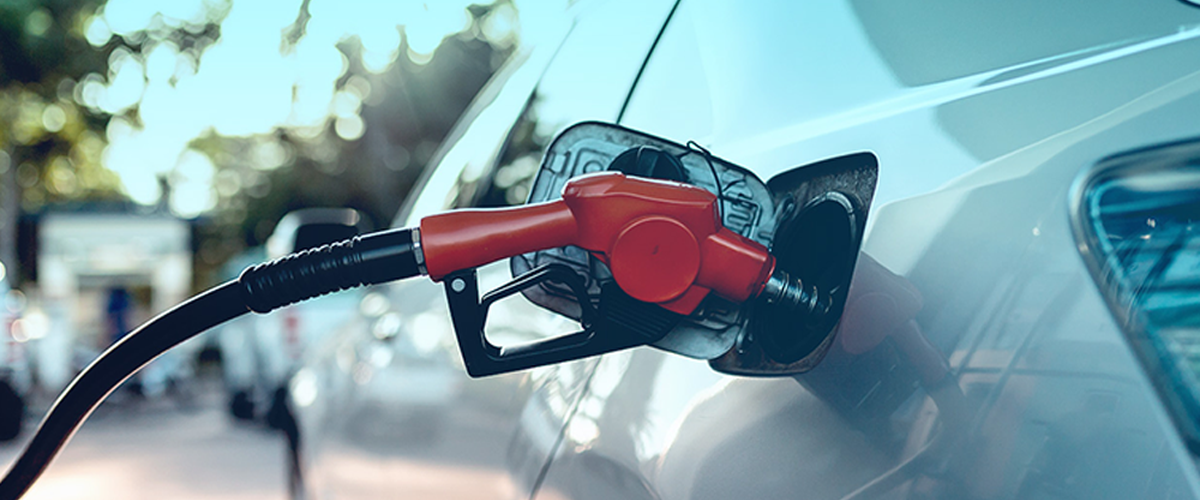Coloração da gasolina: entenda o significado das cores no posto de combustível